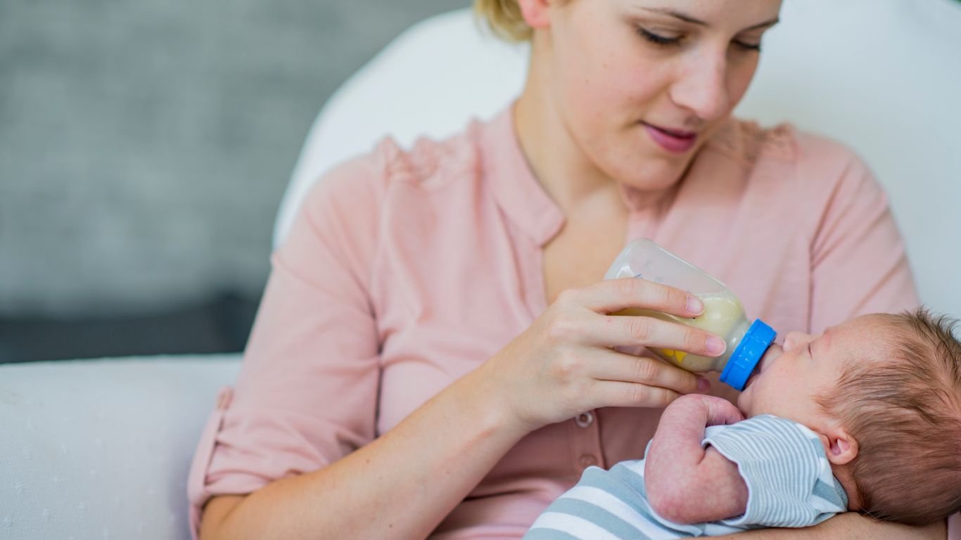 Kolostrum: Nutrisi Pertama Untuk Bayi Anda 